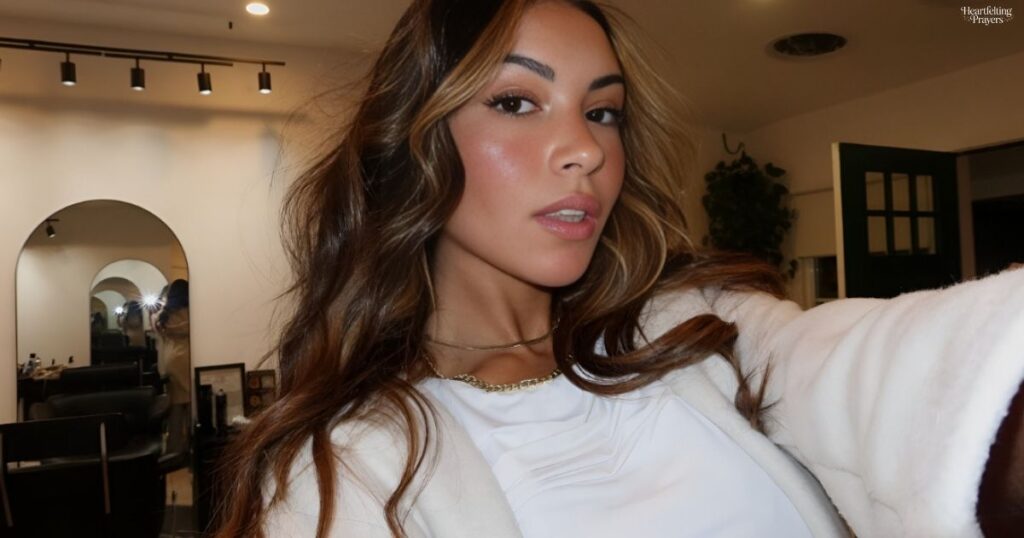 Gabriela Moura Early Life and Education